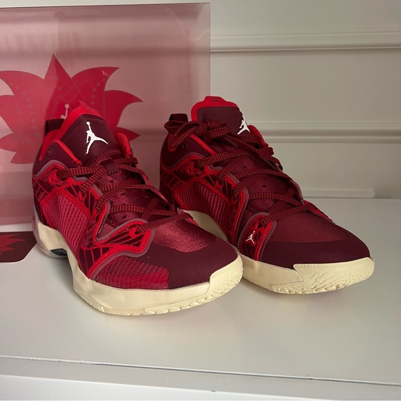 Limited Edition Jordan 37 Low Lift Up (Women’s) size 9.5 - Picture 5 of 10